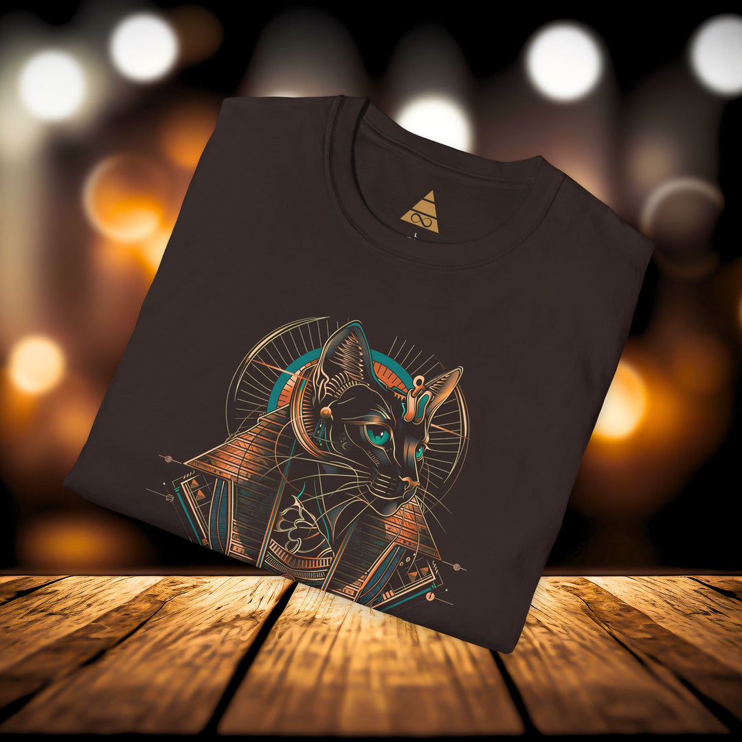 FELINE QUEEN T-SHIRT